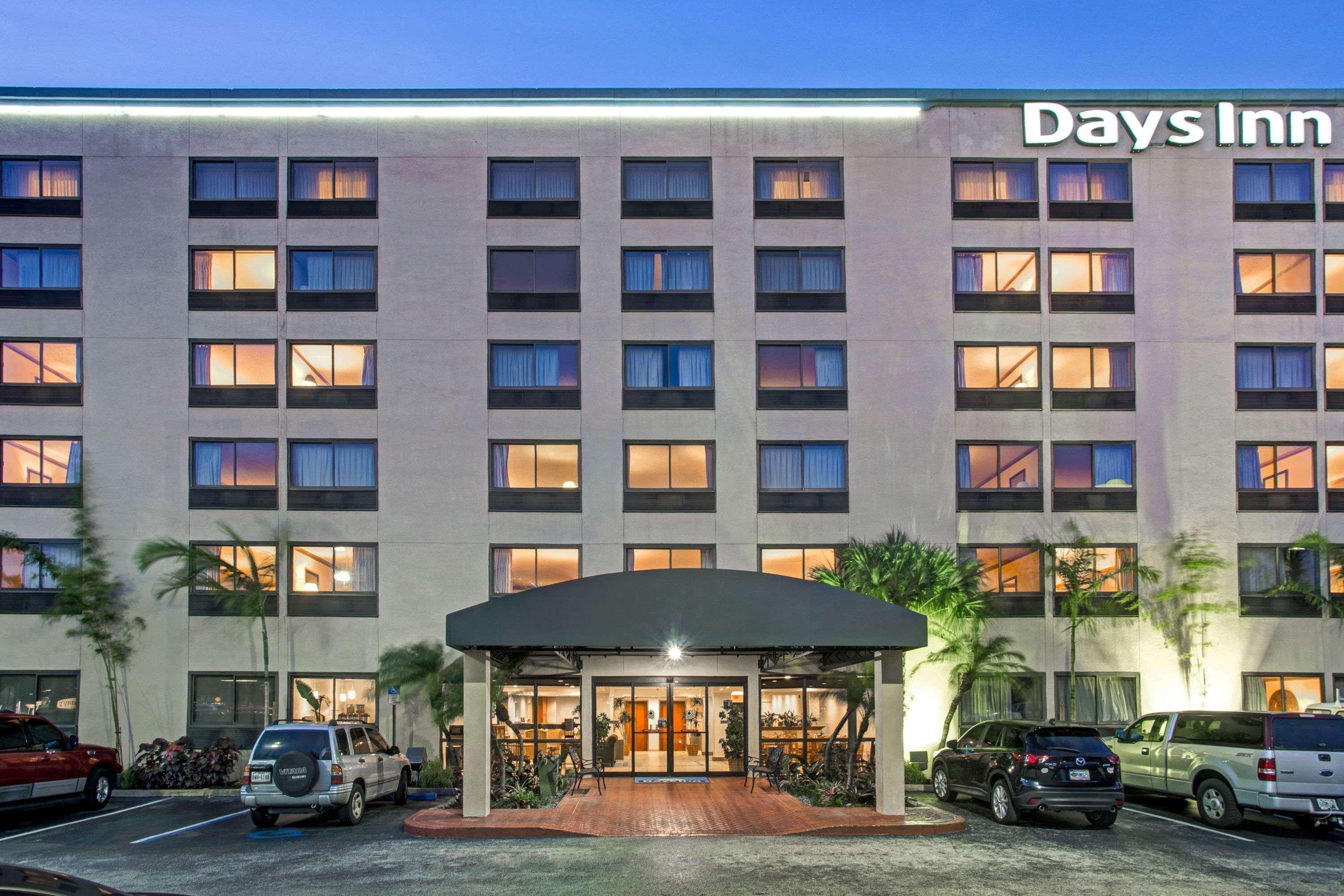 Best Western Plus Ft Lauderdale Hollywood Airport Hotel エクステリア 写真